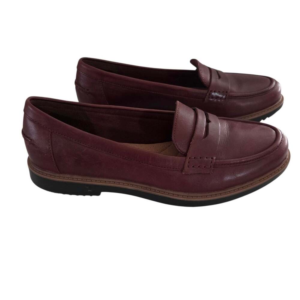 Clarks Sz 8.5 Slip On Brown Leather Loafers Soft Cushion Comfort Office Preppy